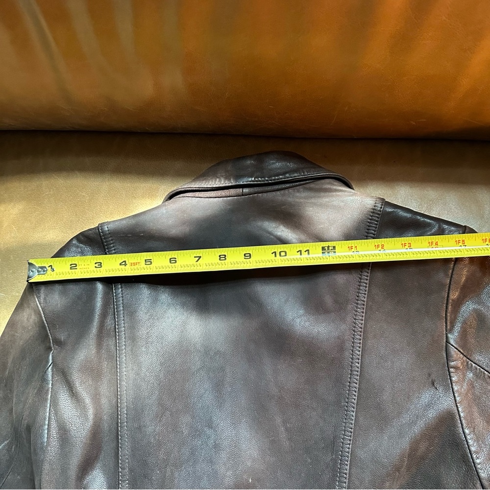 Vintage dark brown leather belted zip jacket western
Y2K buttery soft coastal - Picture 10 of 15